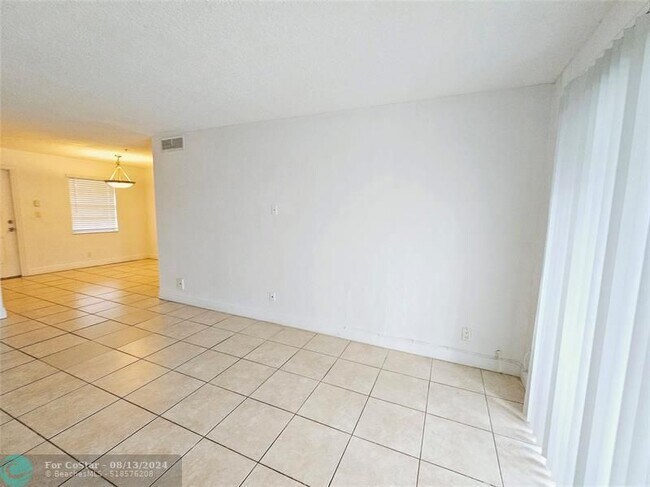Foto del edificio - 4251 NW 5th St