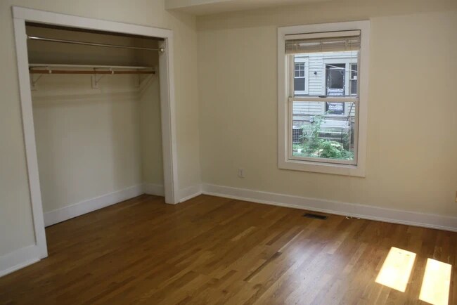 Foto del edificio - 440 E 2nd St