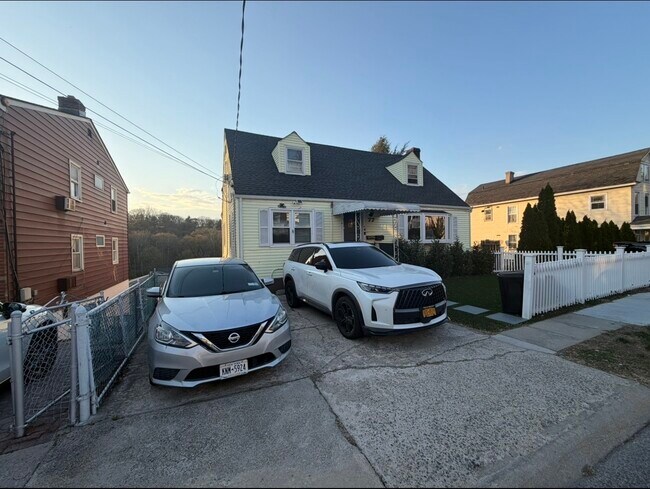 DRIVEWAY - 77 Bennett Ave