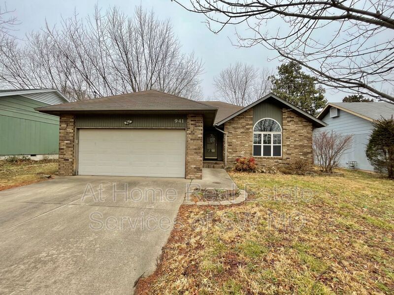 Foto principal - 941 W Crestview St