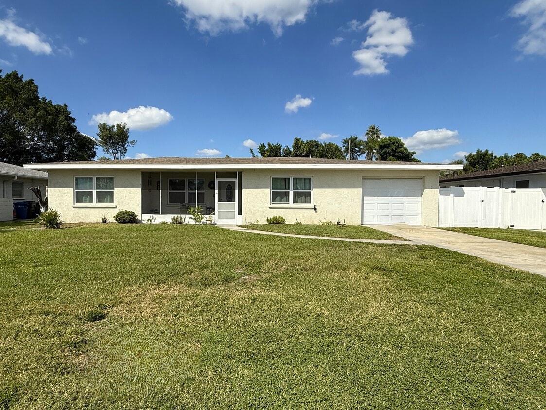 Foto principal - 2309 Tulip St