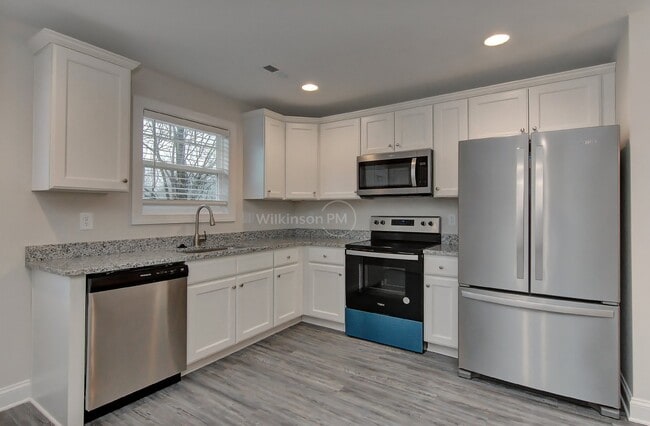 Building Photo - Contemporary 3BR, 2.5BTH Home Featuring a ...
