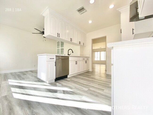 Foto del edificio - 441 1/2  N Hayworth Ave -A