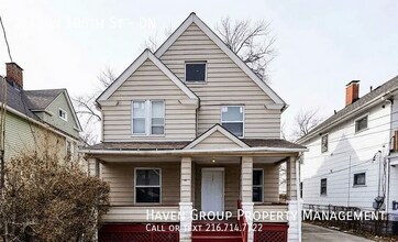 Building Photo - 2142 W 105th St