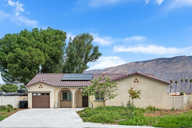 Foto del edificio - 475 Camellia Way