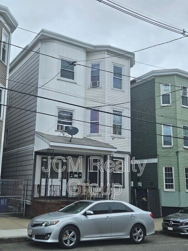 Foto principal - 192 Chestnut St
