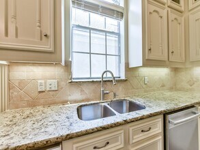 Building Photo - 166 E Capstone Cir