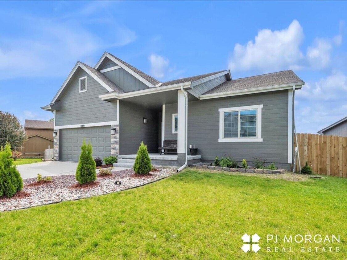 Foto principal - Beautiful 4 Bedroom, 3 Bathroom Home - Ren...