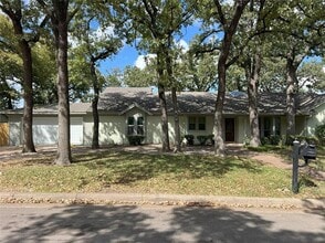 Building Photo - 201 Shelmar Dr