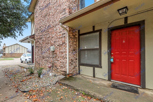 Foto del edificio - Great 2/1.5 townhome in Keller!