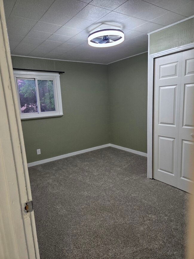 Building Photo - 748 Little Deer Creek Valley Rd