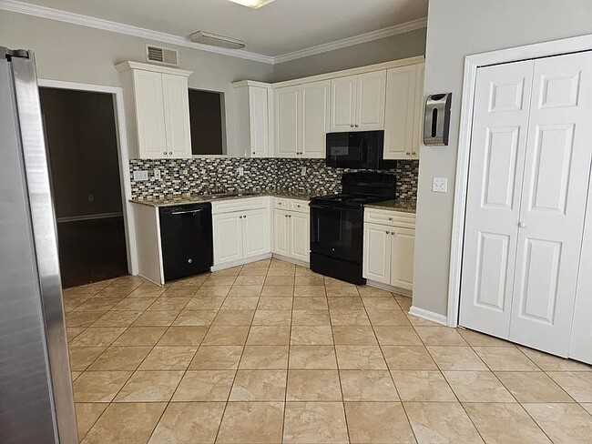 Building Photo - 2016 Ashley Brook Way