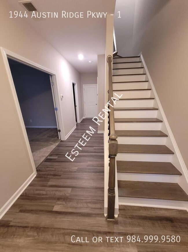 Foto del edificio - 1944 Austin Ridge Pkwy