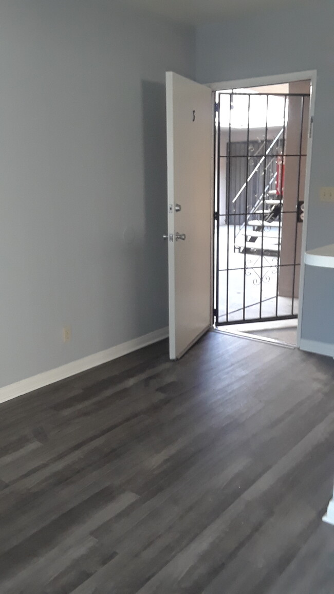 Foto del edificio - 11893 Truro Ave