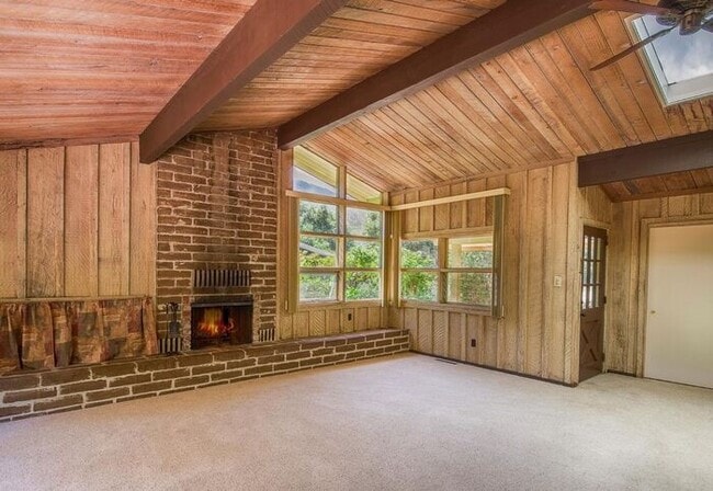 Building Photo - Spacious Three Bedroom Home in Carmel Valley