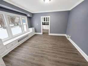 Building Photo - 908 Work Dr