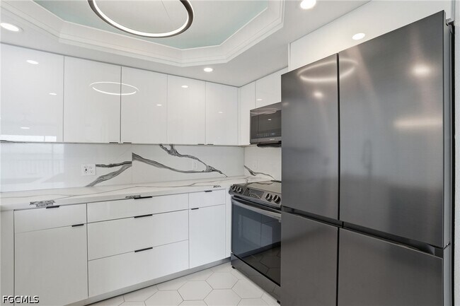 Foto del edificio - 2885 Palm Beach Blvd