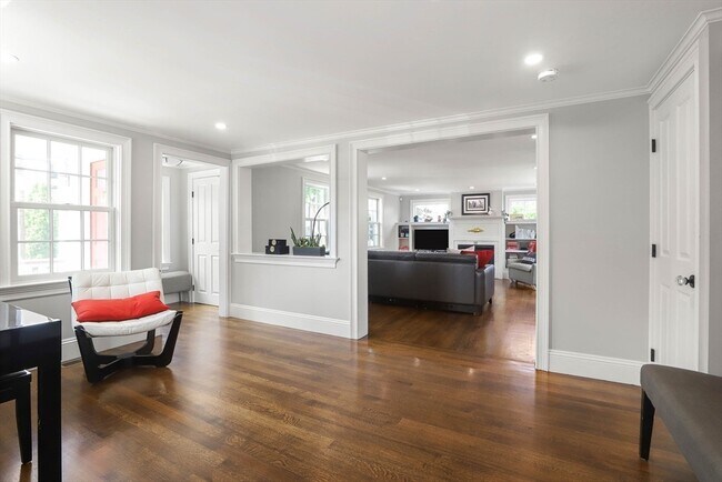 Building Photo - 46 Gregory St