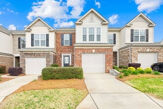 Building Photo - 2452 Royal York Ave