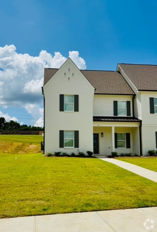 Building Photo - 731 Southview Dr