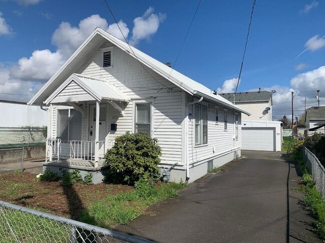 Building Photo - Recently Updated