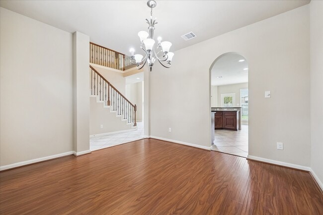 Building Photo - 5430 Linden Rose Ln
