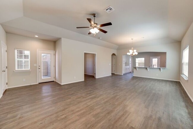 Foto del edificio - 3/2/2 Patio Home! Lawncare included. Move ...