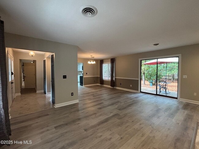 Building Photo - 140 Westchester Cir