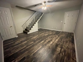 Building Photo - 45 Tulip Grove Cir