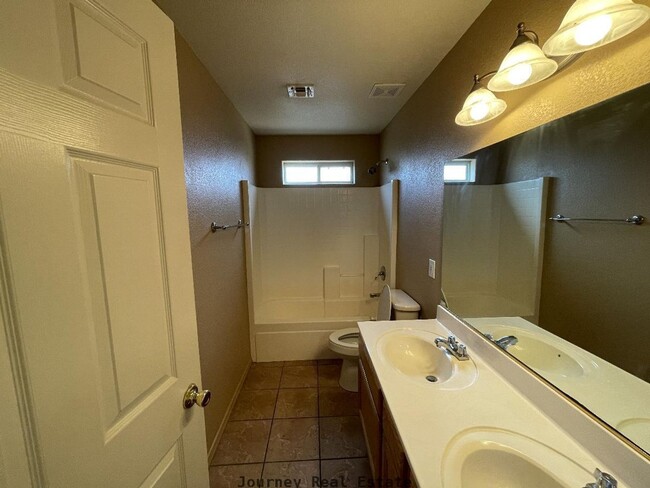 Building Photo - 4317 N Tonto Way