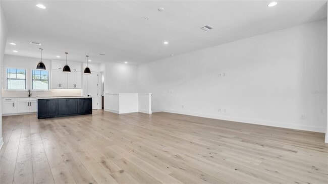 Building Photo - 1206 W Lemon St