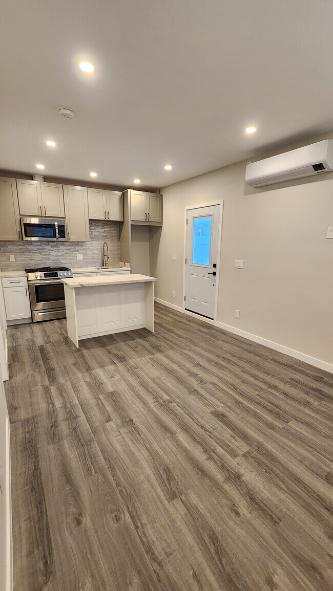 Planta abierta - 828 Lime St