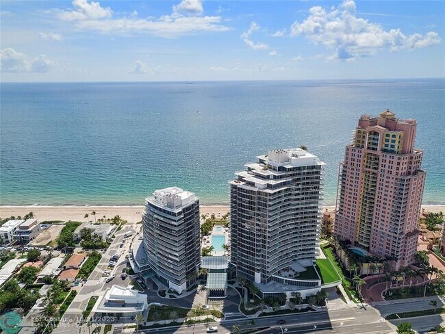 Foto del edificio - 2200 N Ocean Blvd