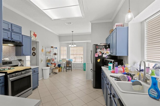 Building Photo - 2926 Lakefield Way