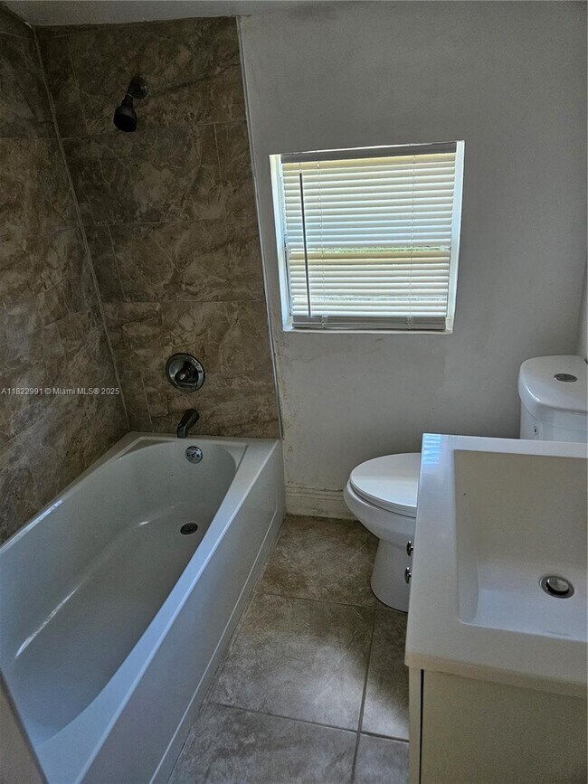 Foto del edificio - 156 NE 78th St