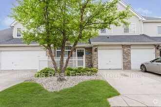 Building Photo - 8422 Enclave Blvd
