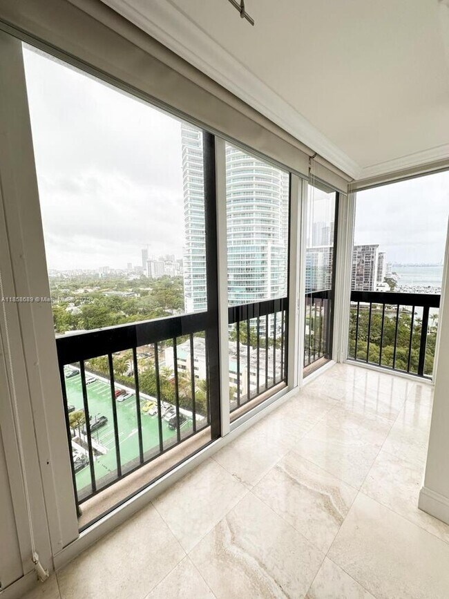 Foto del edificio - 2333 Brickell Ave