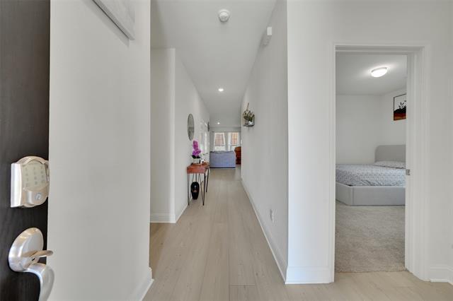 Building Photo - 650 Jupe Wy