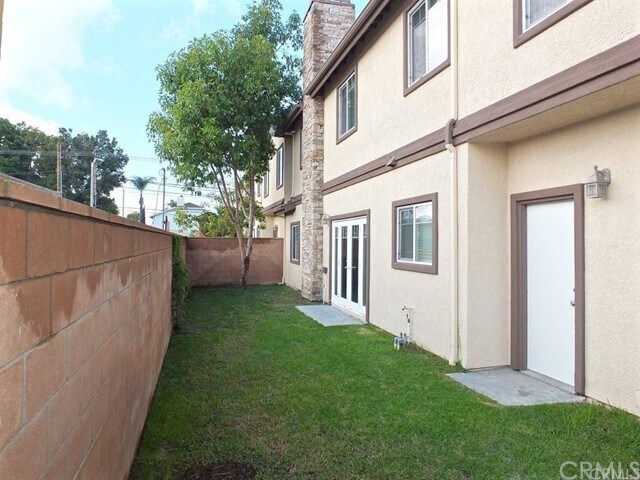 Foto del edificio - 8758 Walker St