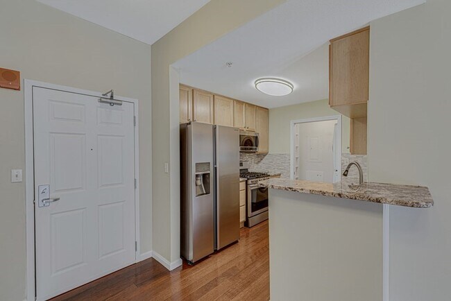 Foto del edificio - 38 Village Rd