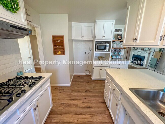 Building Photo - AVAILABLE JULY - Updated Home in Orcutt - ...