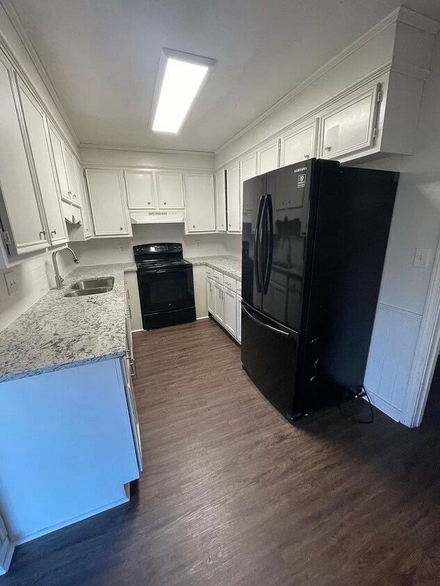 Foto principal - 412 Lindale St
