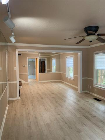 Foto del edificio - 3131 Mockingbird Ln