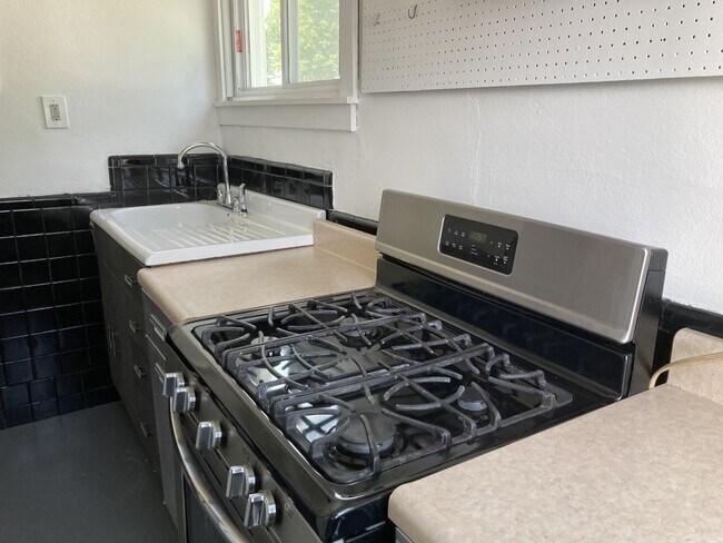 Gas Stove - 9579 Page Ave