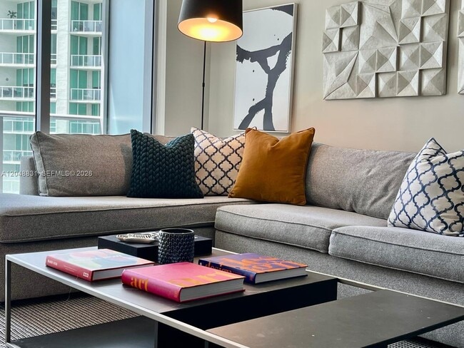 Foto del edificio - 1300 Brickell Bay Dr