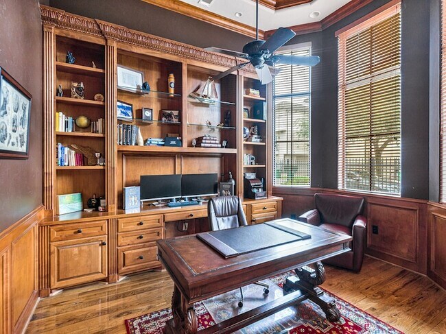Foto del edificio - 4614 Inker St