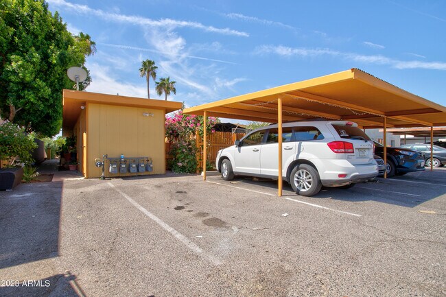 Foto del edificio - 7850 E Glenrosa Ave
