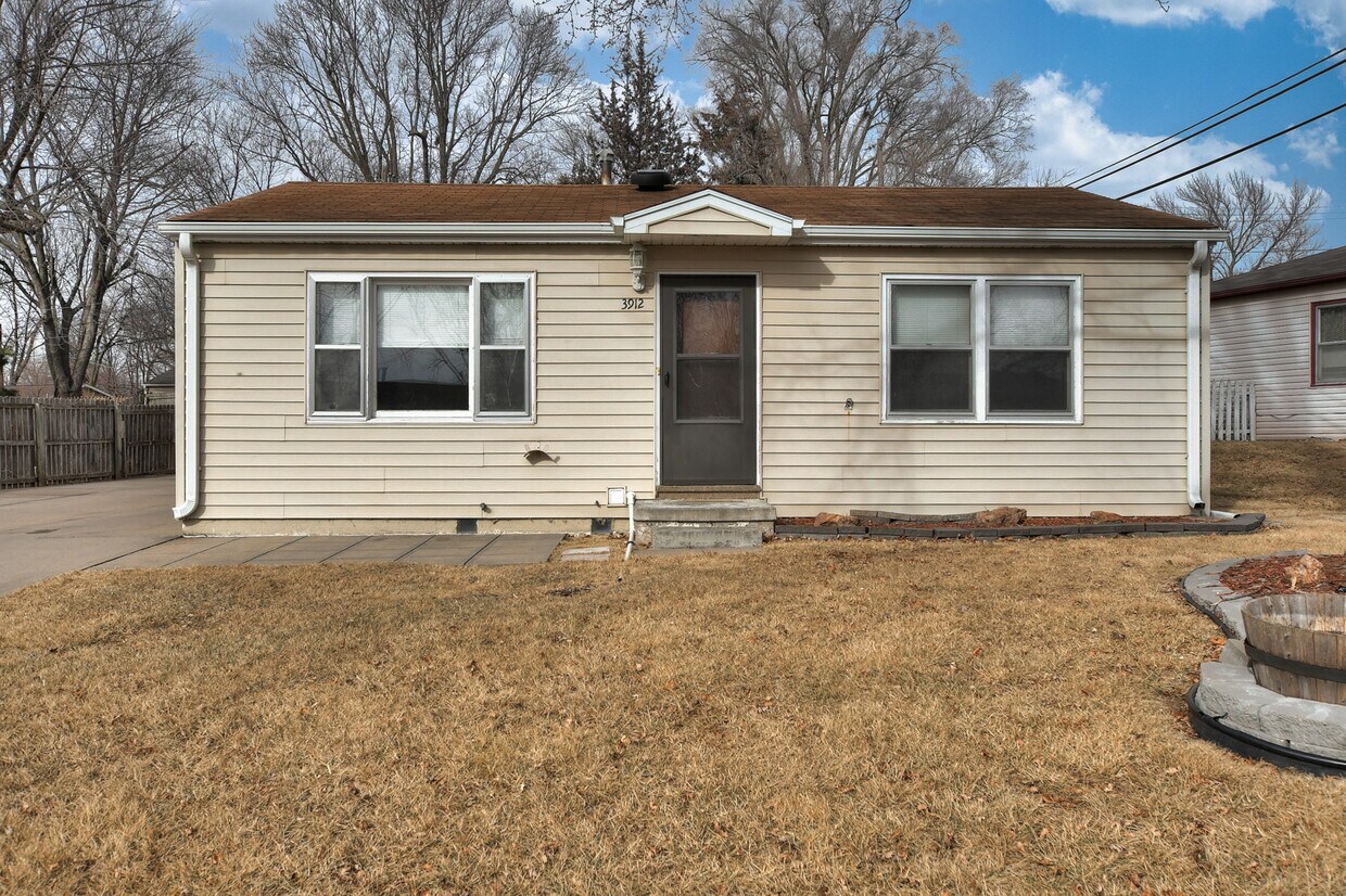 Primary Photo - 3912 High Meadow Ln