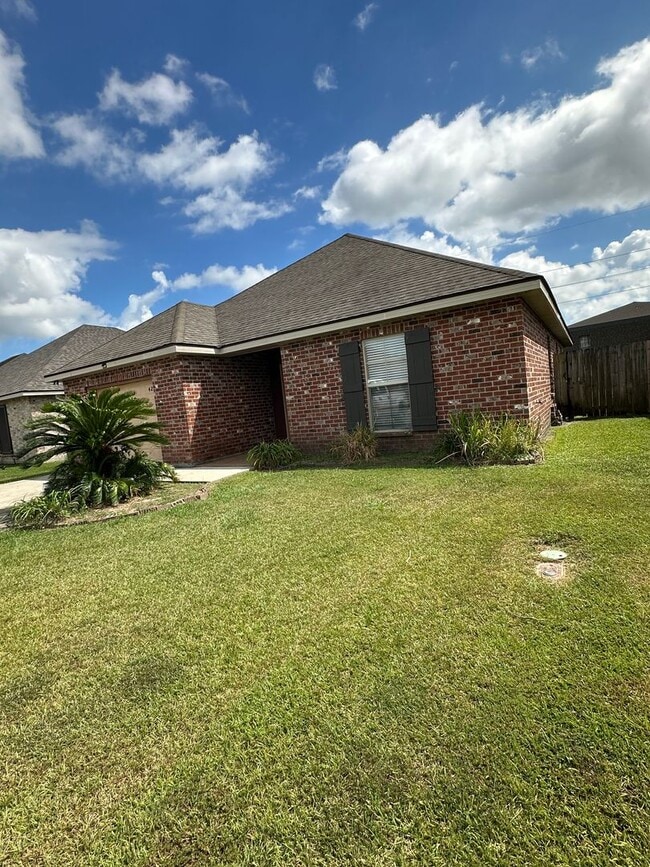 Building Photo - 426 Christopher Dr