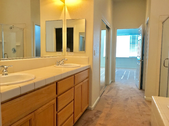 Building Photo - 205 Quail Meadow Ln